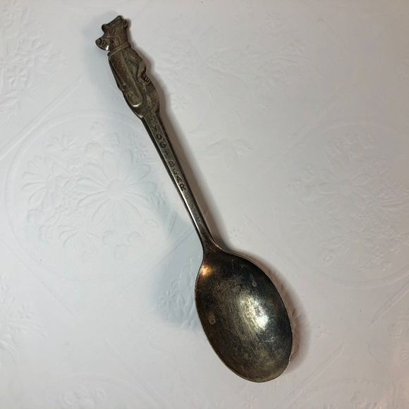 Vintage Yogi Bear Spoon Cartoon Old Company Plate - Picture 1 of 7